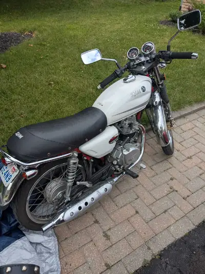 Get ready to hit the road on this classic-styled SYM Wolf 150, a reliable and agile motorcycle perfe...