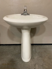 2 Pedestal porcelain white sinks
