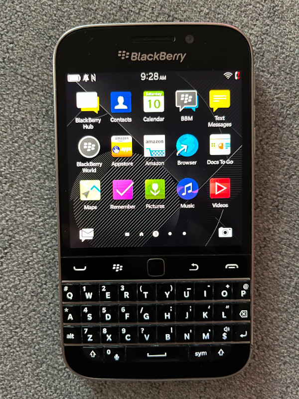 BlackBerry Classic Q20 - 16GB - Cell Phone dans Téléphones cellulaires  à Ville de Toronto