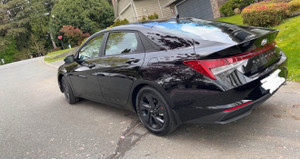2022 Hyundai Elantra elantra hybrid with sunroof