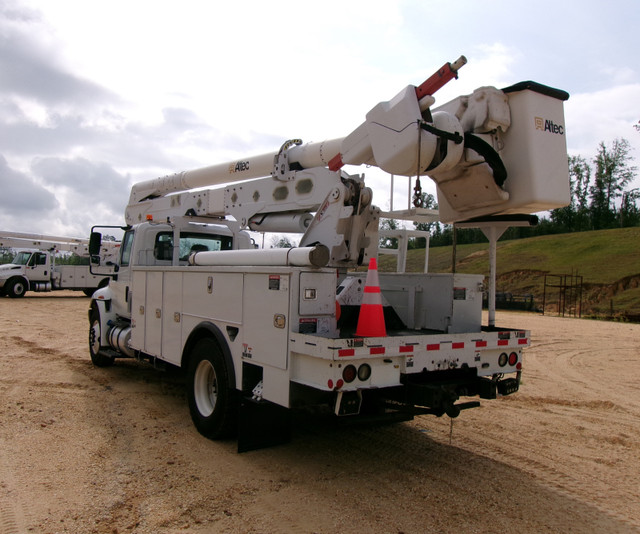 * 2017 * International 4300 - Altec AA55 Bucket Truck in Other in Vancouver - Image 3