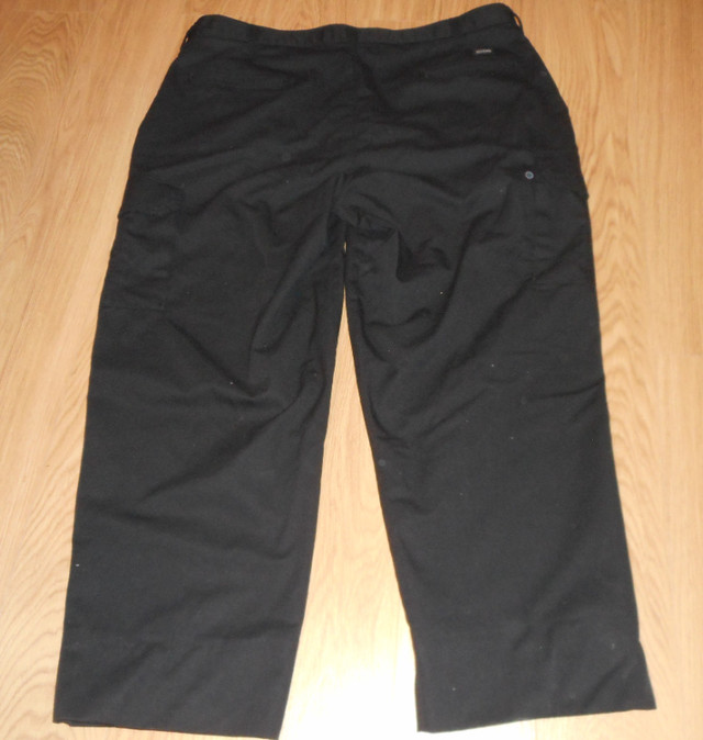 Mens Black work pants 40x26 w pockets on side of leg in Men's in Thunder Bay - Image 2