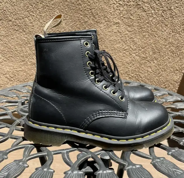 Doc Martens / DR MARTEN 1460 Smooth Boot Vegan ⎮ Mens 8 US in Men's Shoes in City of Toronto - Image 2