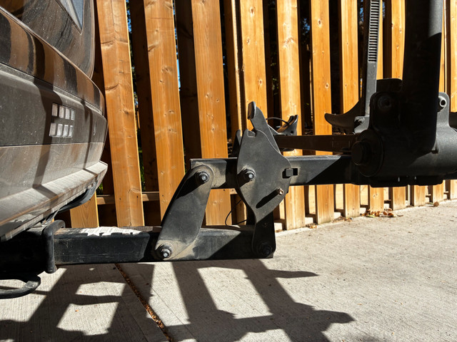 Thule T2 bike rack for up to 4 bikes. in Other in Calgary - Image 3