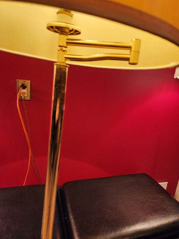 Vintage Adjustable Brass Floor Lamp 57in Tall in Indoor Lighting & Fans in Edmonton - Image 4