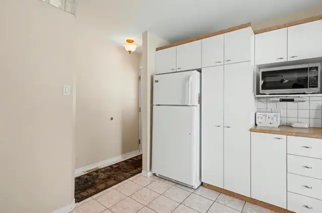 Grand 5 1/2 renové TOUT INCLUS | 1 MOIS GRATUIT in Long Term Rentals in Laval / North Shore - Image 9