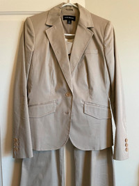 CLUB MONACO light tan 2 piece suit. size 4-6