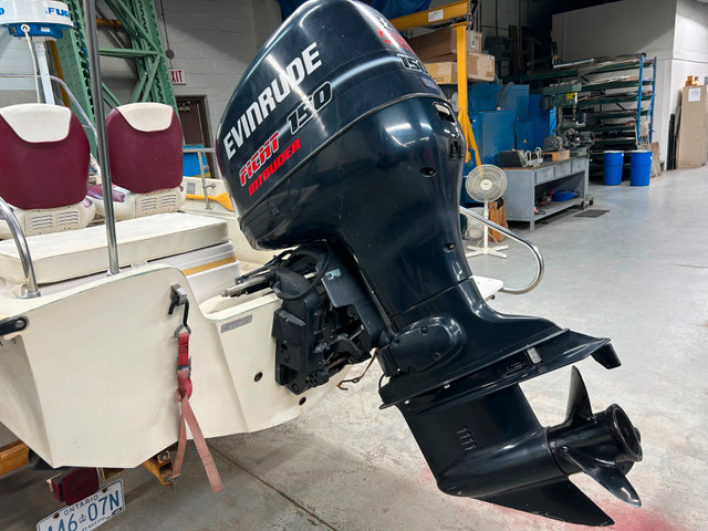 Boston Whaler Montauk 17, Used For Diving, Skiing,  and Fishing! in Powerboats & Motorboats in St. Catharines - Image 3