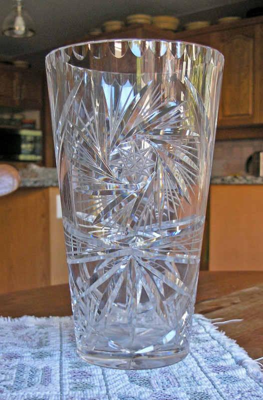 Pinwheel Lead Crystal Vase Large in Arts & Collectibles in Guelph