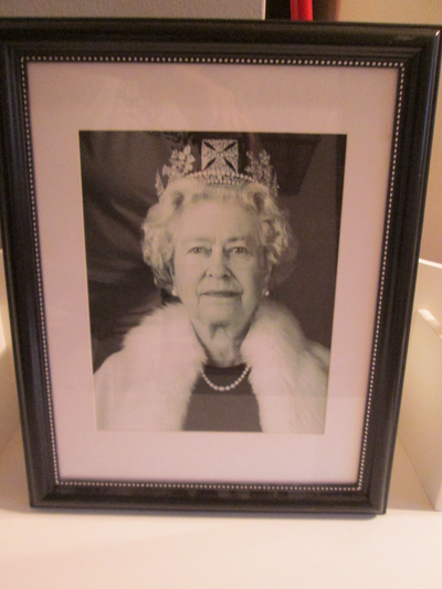 Queen photo, View more