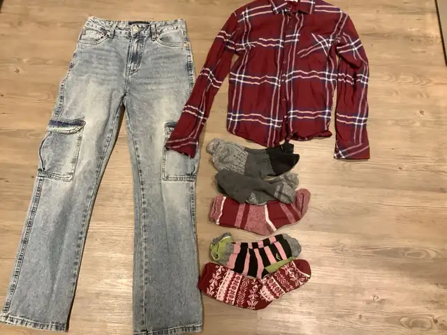 vêtements fille in Kids & Youth in City of Montréal - Image 11