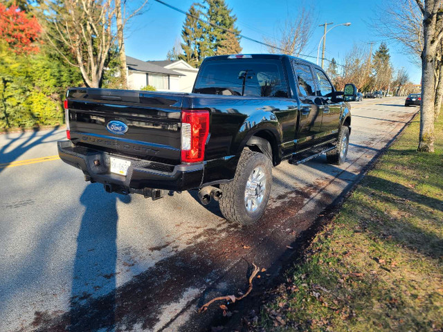 2017 Ford F350 XLT Powerstroke in Cars & Trucks in Delta/Surrey/Langley - Image 4