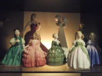 Royal Dolton figurines collection : best estate sale price