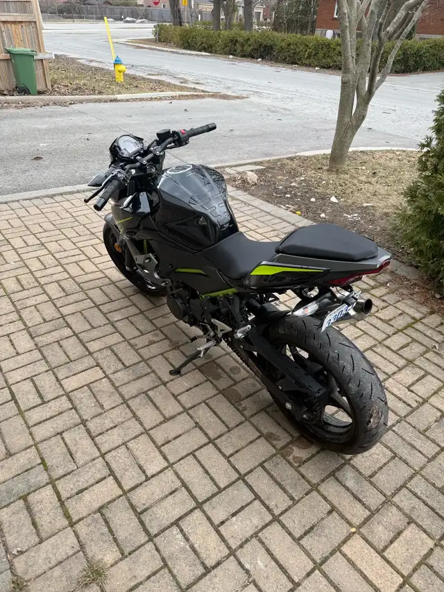 2023 Kawasaki Z400 ABS in Sport Bikes in Oakville / Halton Region - Image 5