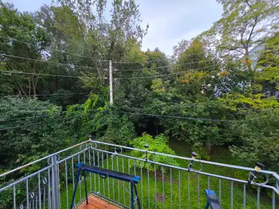 Beau 3 ½ situé au 2e étage d’un immeuble 4-plex calme et bien situé, disponible dès maintenant. Le l...