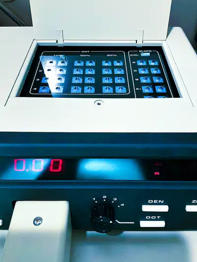 Precision tool for darkroom printing, film processing, and print/press quality control. Easy to oper...