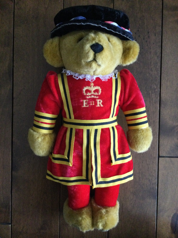 Charming Merry Thought Beefeater Royal Guard Teddy Bear in Toys & Games in Penticton - Image 4