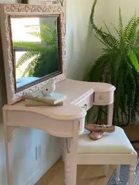 Makeup vanity stool and mirror 
