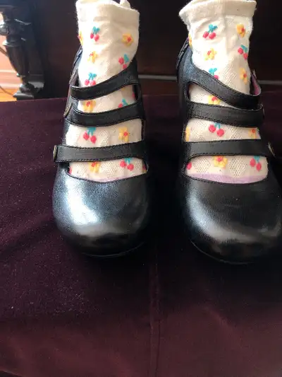 Chaussures à talons, View more