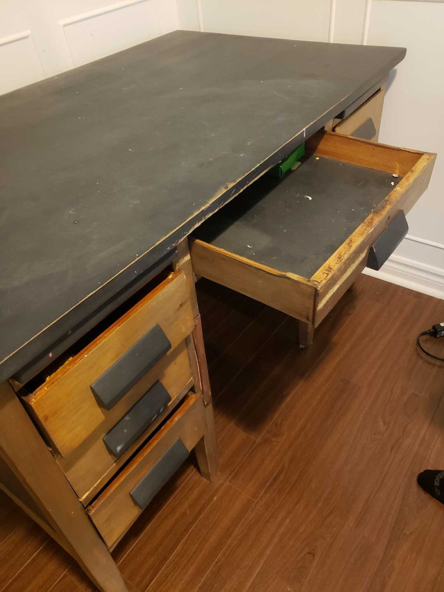 Solid wood Desk in Desks in London - Image 2