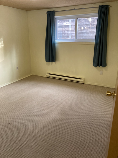 Spacious, Clean and Vacant Two Bedroom Apartment Available For Rent This apartment is located in a q...