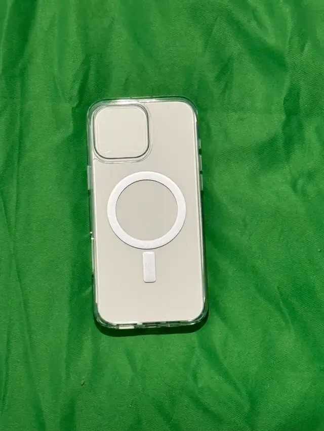 OTTERBOX Symmetry Series Clear Case for iPhone 16 Pro Max, Clear in Cell Phone Accessories in St. Catharines - Image 2