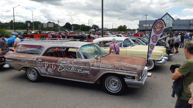 1962 Chrysler Newport Wagon in Classic Cars in Moncton - Image 4