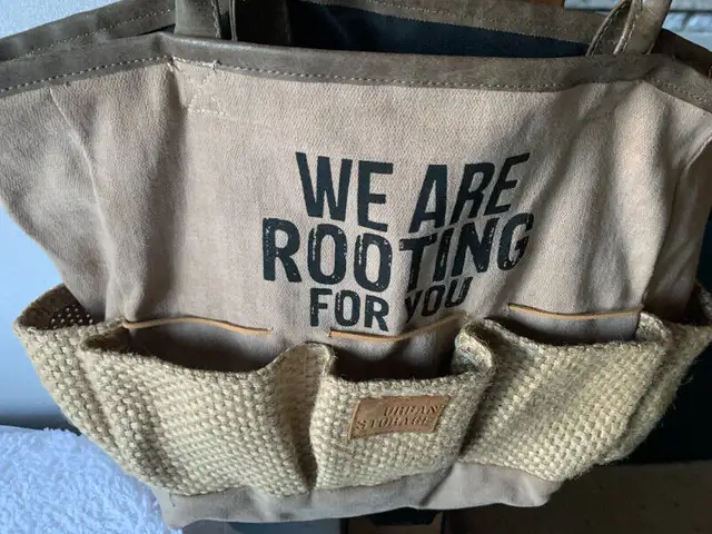 Garden tool belt and tote bag with pockets in Hand Tools in Hamilton - Image 3