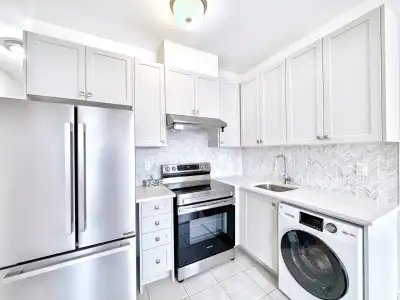 Richmond hill Bayview/16th Studio for rent Second floor One parking Utilities included Internet not...
