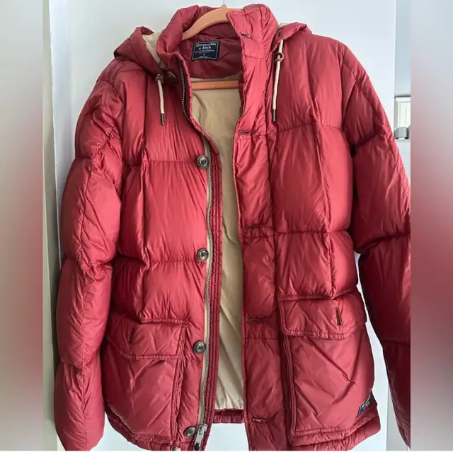Abercrombie & Fitch Puffer for men in Women's - Tops & Outerwear in City of Montréal - Image 2