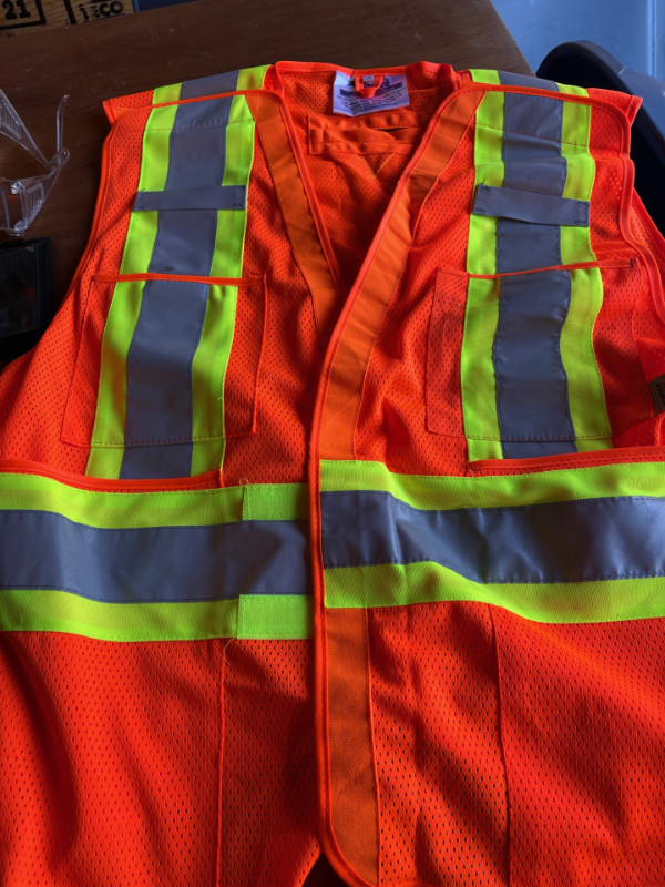 SELECTION OF NEW SAFETY GEAR SIZE XL #V1329 in Men's in Strathcona County - Image 2