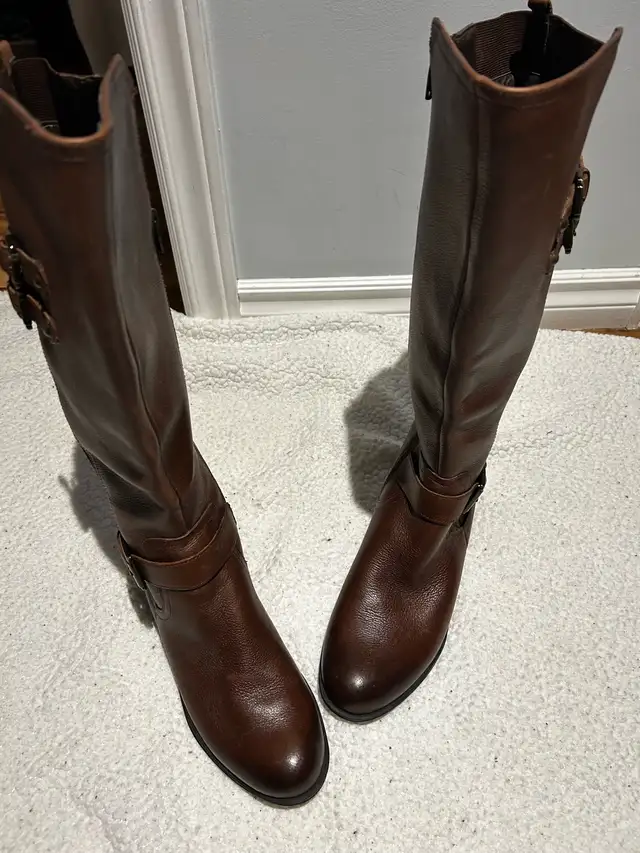 Women’s footwear in Women's - Shoes in Markham / York Region - Image 3