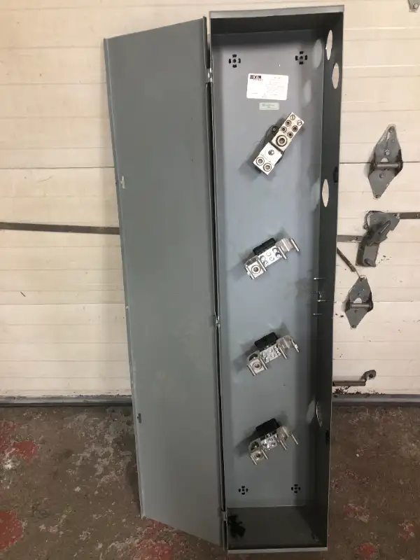 Electric Splitter boxe (diviseur) 600 V. 400 A in Other Business & Industrial in Longueuil / South Shore - Image 3