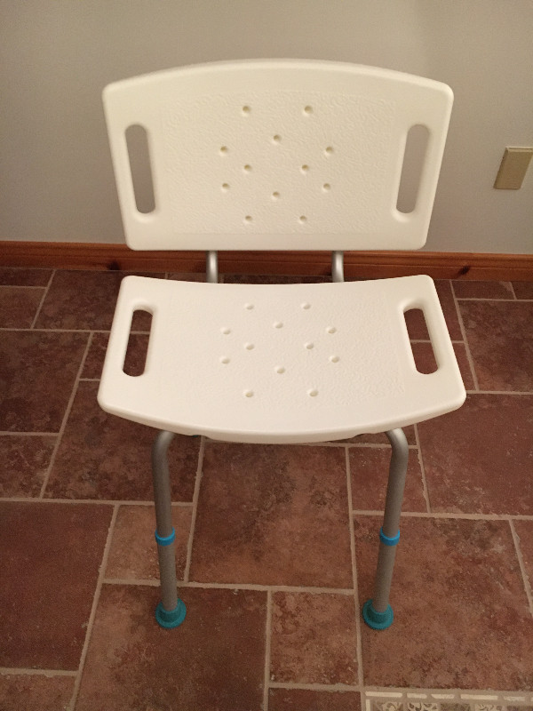 Chaise ou siège pour douche ou bain dans Santé et besoins spéciaux  à Saint-Hyacinthe