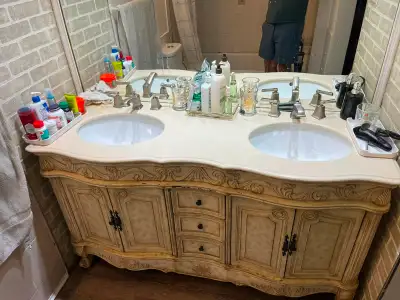 Private Master Bedroom + Ensuite | $1,050/mo All-Inclusive | Markham (Yonge & Steeles) Spacious mast...