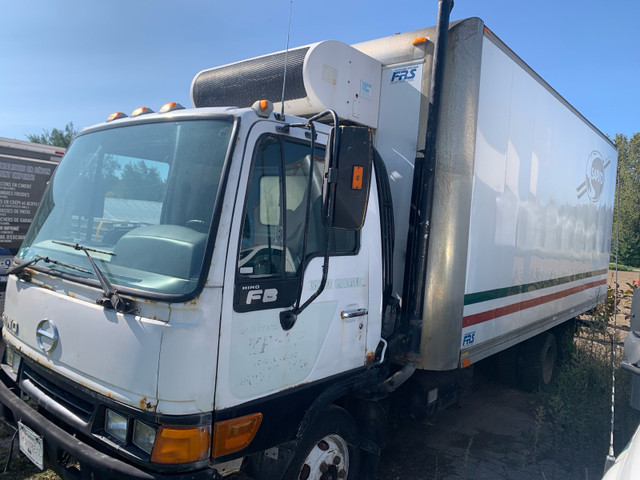 Hino refrigerated  dans Camions lourds  à Laval/Rive Nord - Image 3