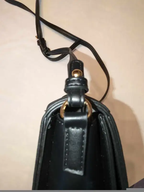 Smart BNWT Black Moda Lena Vegan Leather Crossbody Bag! in Women's - Bags & Wallets in London - Image 11