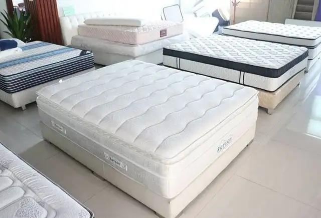 Cadre de lit à vendre (simple, double, queen, king) in Beds & Mattresses in City of Montréal - Image 2