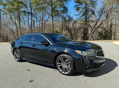 L'Acura TLX Elite A-Spec 2018 avec le moteur 2.4L de 206 chevaux et transmission automatique à 8 Vit...