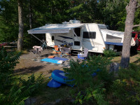 21' Trail Lite C-21RBH Hybrid Camper - perfect for 5+ family