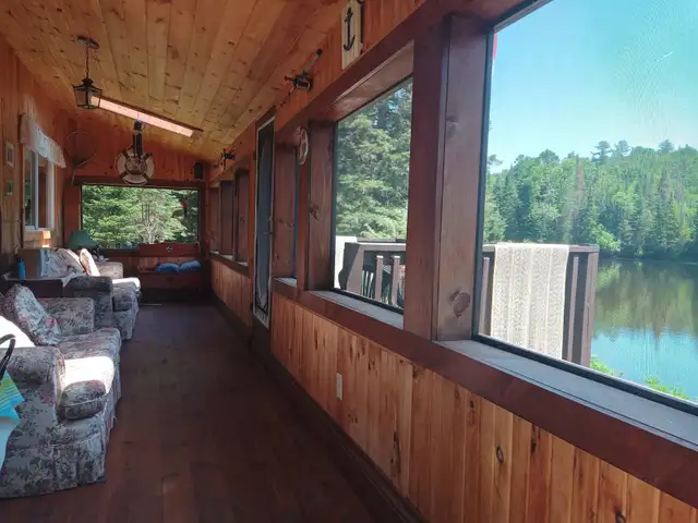 Haliburton Riverfront Cottage in Ontario in Canada - Image 11