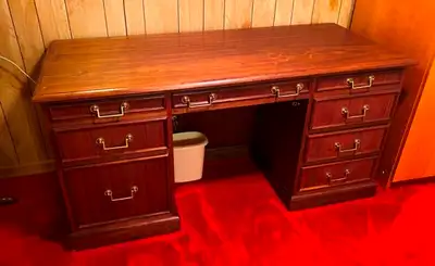 Classic Solid Wood Executive / Pedestal Desk Traditional Office, View more