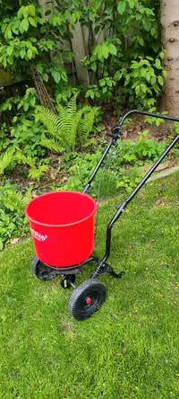 EarthWay Fertilizer & Seed Spreader Cart for Grass Lawns