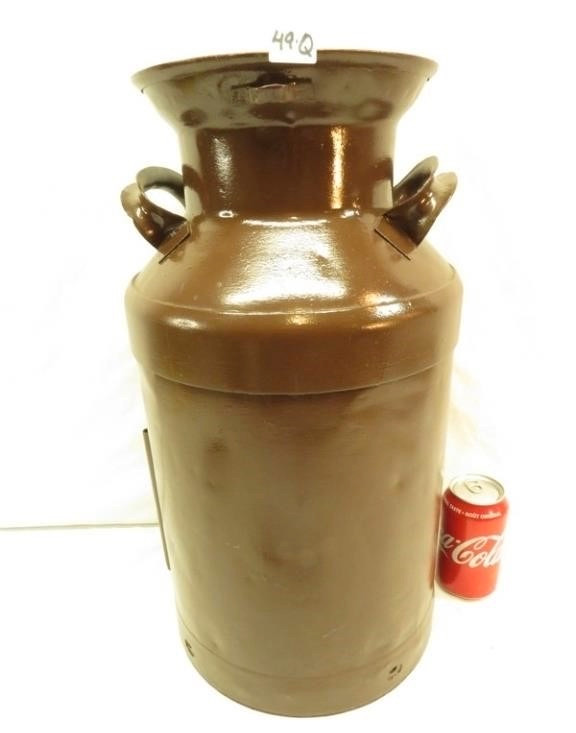 4 VINTAGE MILK CANS - 3 have TOPS and are STANDARD SIZE 24" TALL in Arts & Collectibles in Mississauga / Peel Region - Image 4