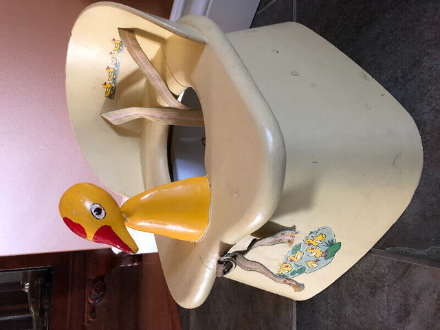 Vintage 1940-50 POTTY CHAIR in Arts & Collectibles in Regina