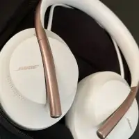 Bose 700 - Best Looking (Rose Gold) Noise Cancelling Headphones