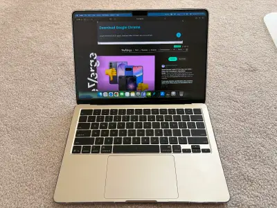 2025 MacBook Air 13.6" (M4 / 16GB / 256GB) - Starlight, View more