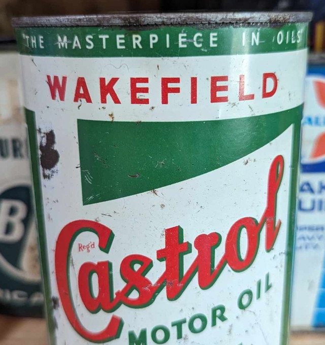 Vintage 1930's Castrol Wakefield Motor Oil Imperial Quart Can in Arts & Collectibles in Summerside - Image 2