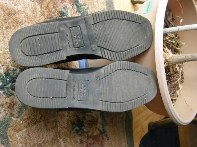 Timberland boots M6, W8.5, M6.5 in Kids & Youth in Markham / York Region - Image 7