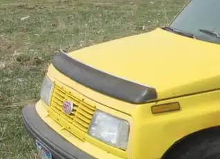 Geo Tracker / Suzuki Sidekick hood guard. Will fit '89-'98 Sidekick, Tracker and Sunrunner.